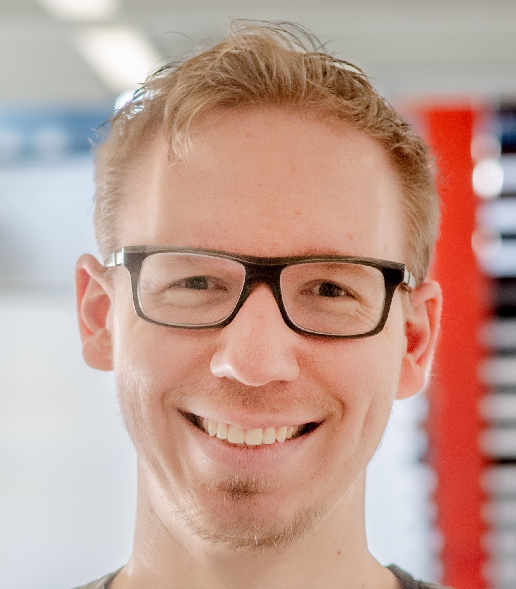 Dr. Julian Packheiser Dr. Julian Packheiser